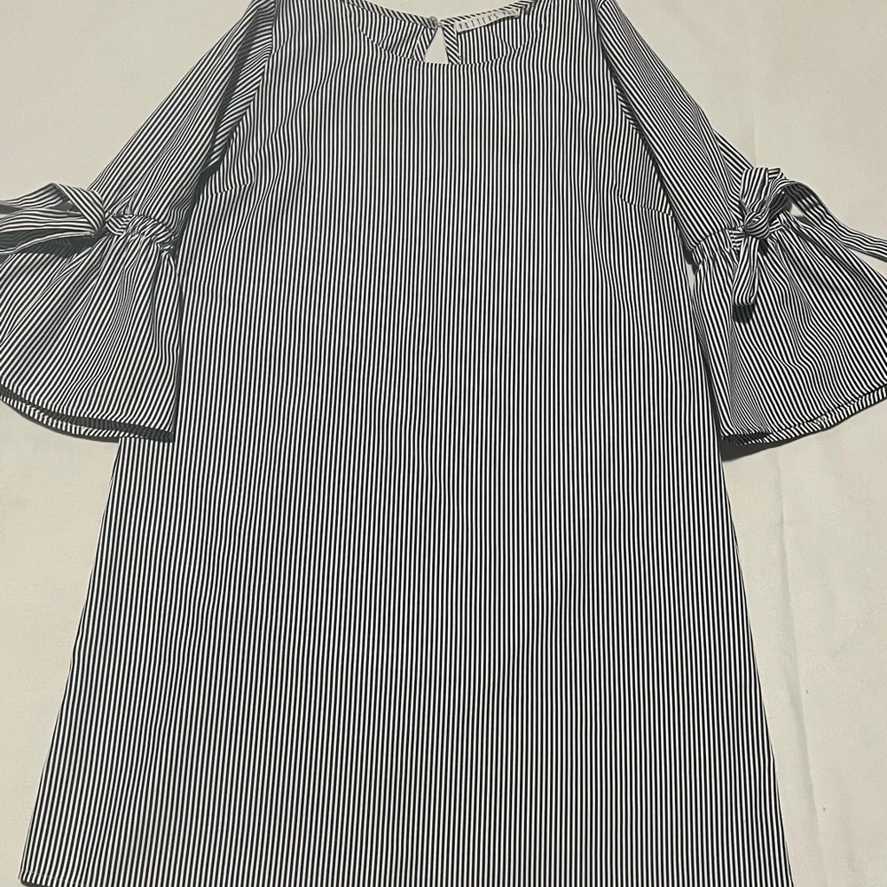 Potters Pot Striped Dress Size S Black White Bell Sleeve Tie Shift Dress - Picture 2 of 6